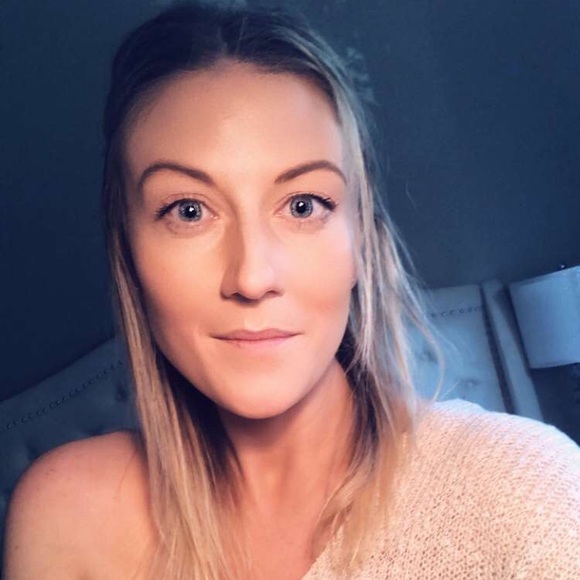 Meet your Posher, Kayleigh - Picture 1 of 1